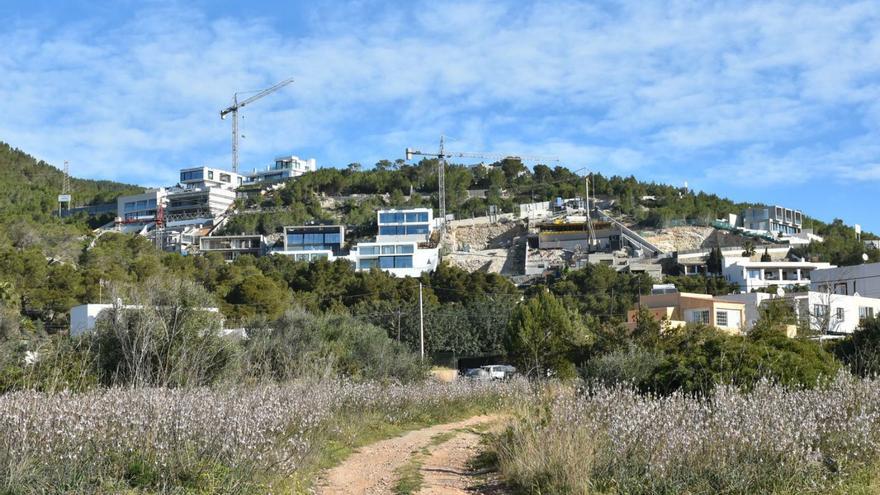 Urbanización de la montaña de Cas Mut, en Ibiza. | C.N.