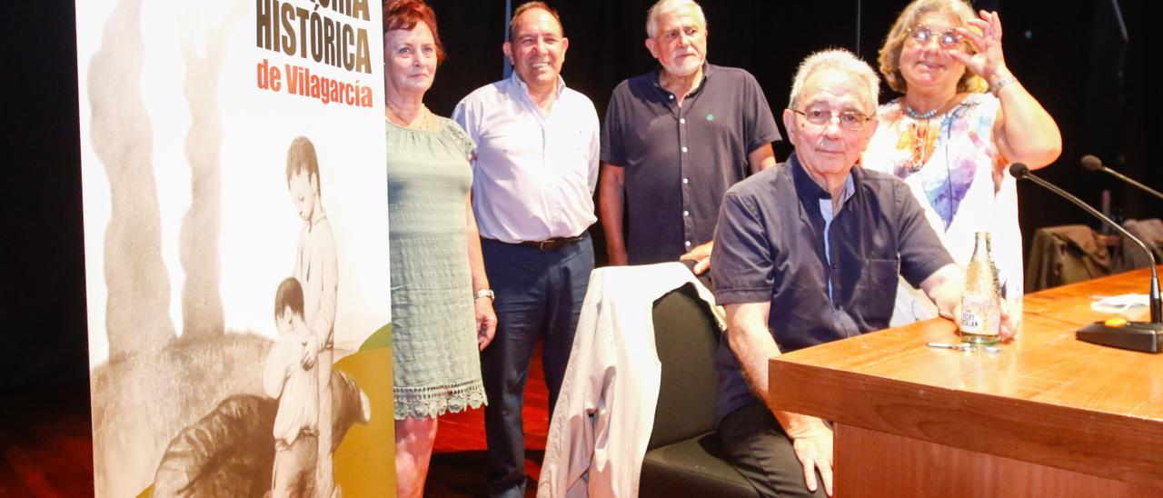 Pablo Mayoral y Manuel Blanco Chivite con Jorge Parada y las hermanas de Humberto Baena