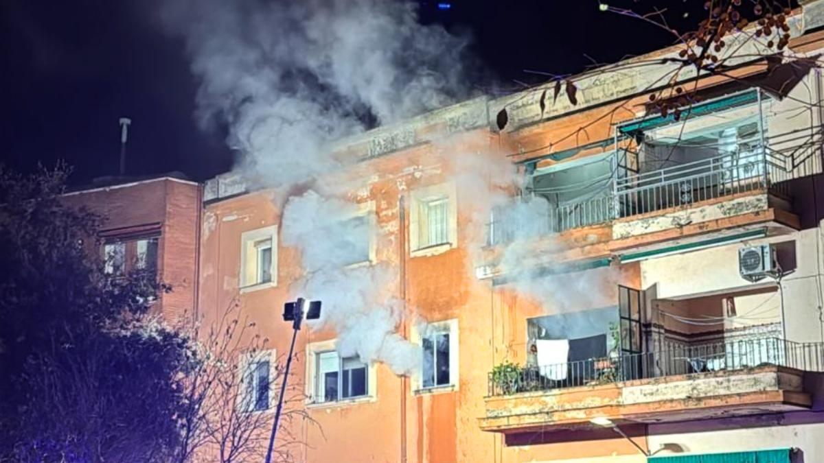 Vídeo | Incendio de una vivienda en Cáceres