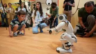 Juande, el robot-amigo de los niños de Atención Temprana en el San Juan de Dios
