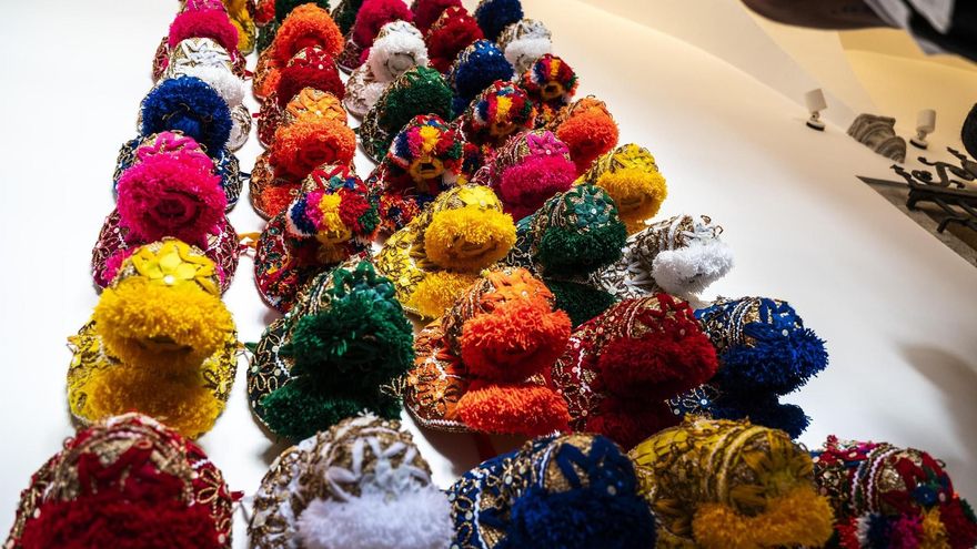 Vídeo | Así son las tradicionales gorras de Montehermoso del Hilton de Cáceres