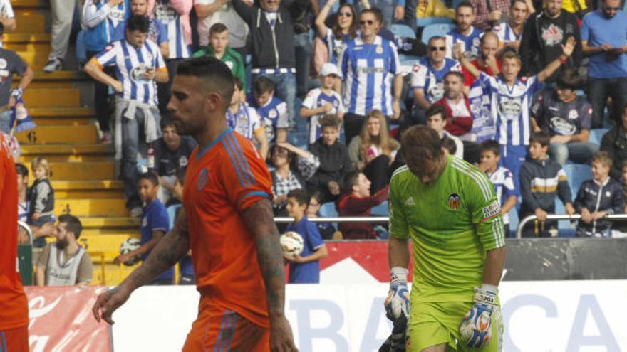 Yoel encajó tres goles en su debut con el Valencia CF