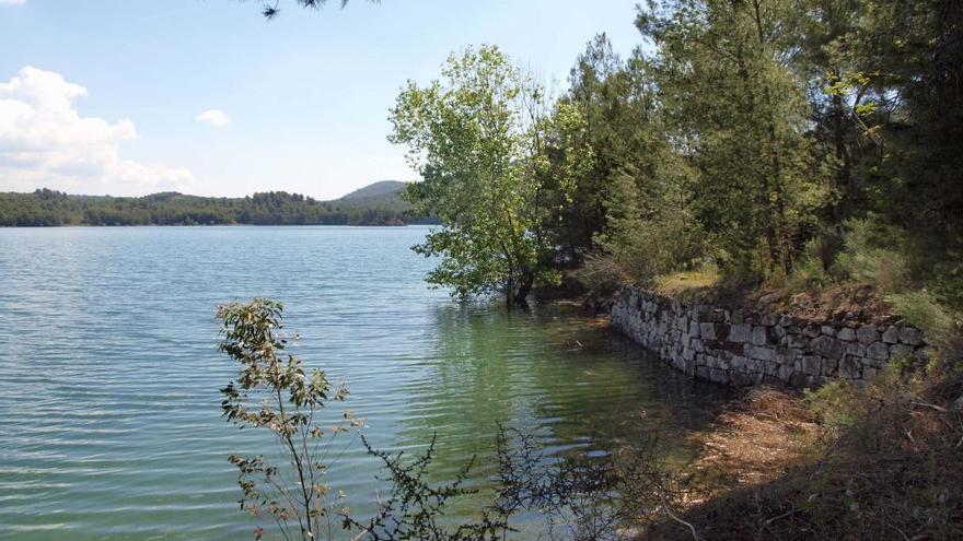 Rescatan a un niño de 11 años del embalse de Sitjar a punto de morir ahogado