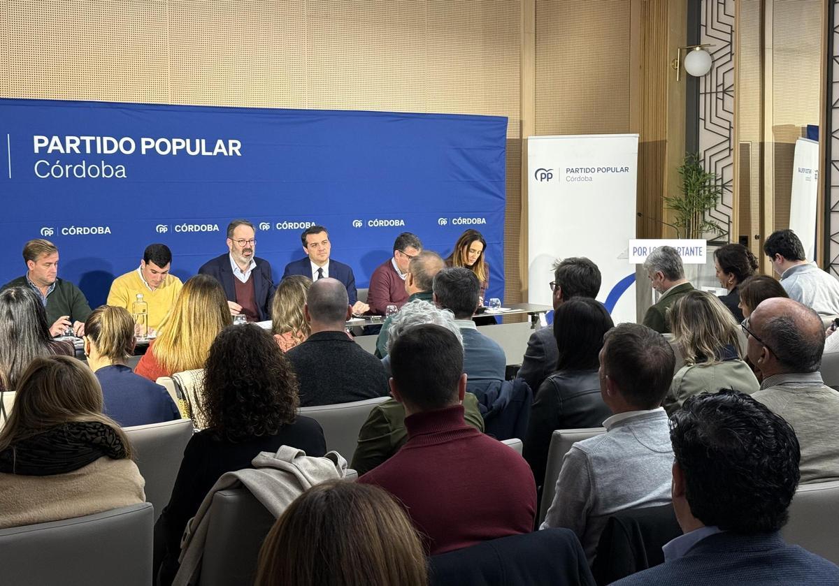 Adolfo Molina y José María Bellido en la Junta Directiva Provincial del PP de Córdoba.