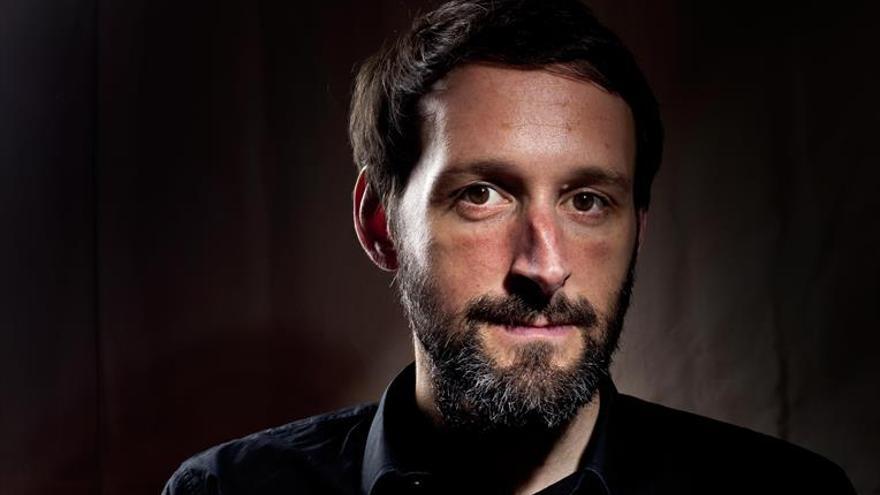 El neofolk d’Alasdair Roberts, al Menador