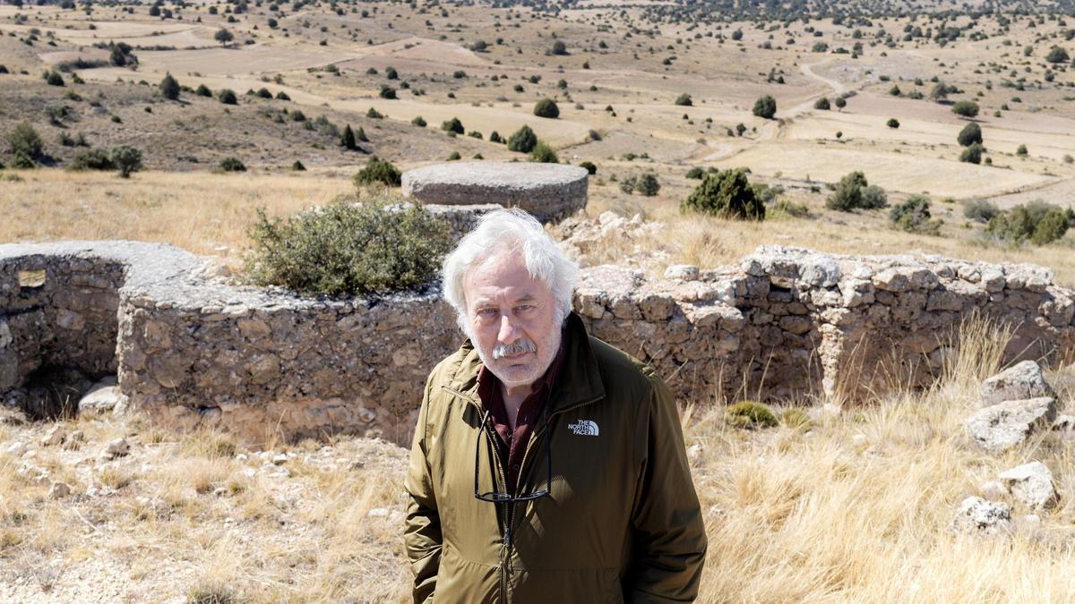 Julio Llamazares, en Teruel, escenario de su último libro, 'El viaje de mi padre'.