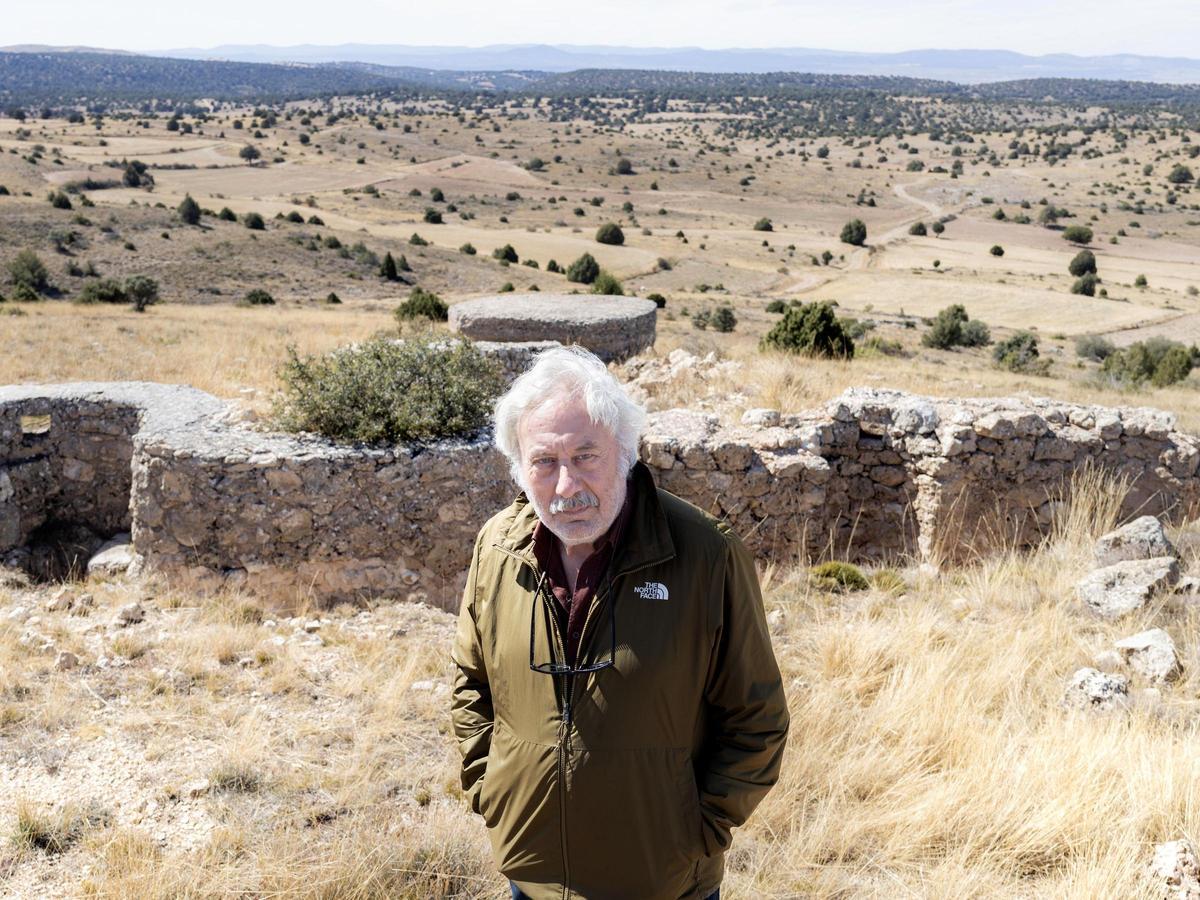 Julio Llamazares, en Teruel, escenario de su último libro, 'El viaje de mi padre'.