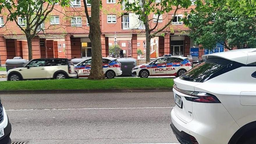 Hospitalizada una joven de 13 años por intoxicación etílica en un botellón de preadolescentes en Gijón