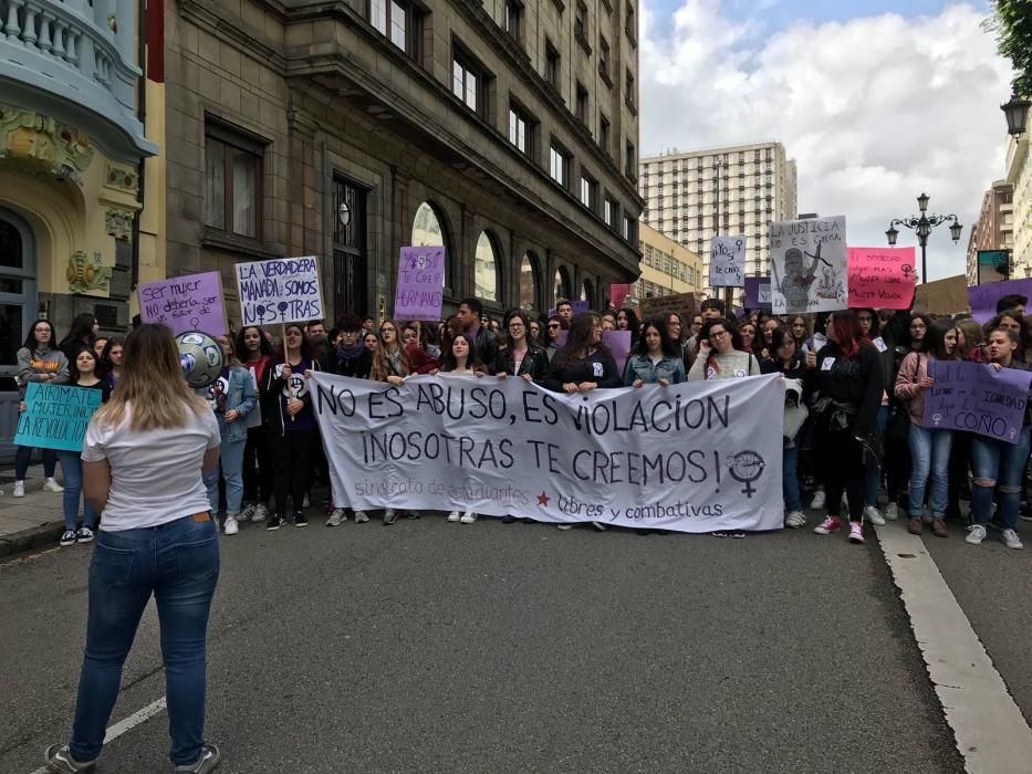 Estudiantes asturianos se manifiestan contra la sentencia de "La Manada"