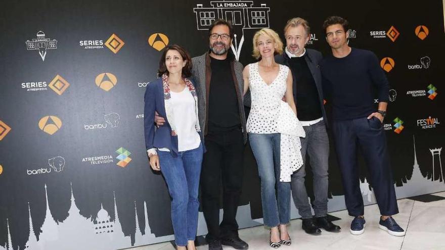 Belén Rueda y Tristán Ulloa, protagonistas de &#039;La embajada&#039; en Antena 3