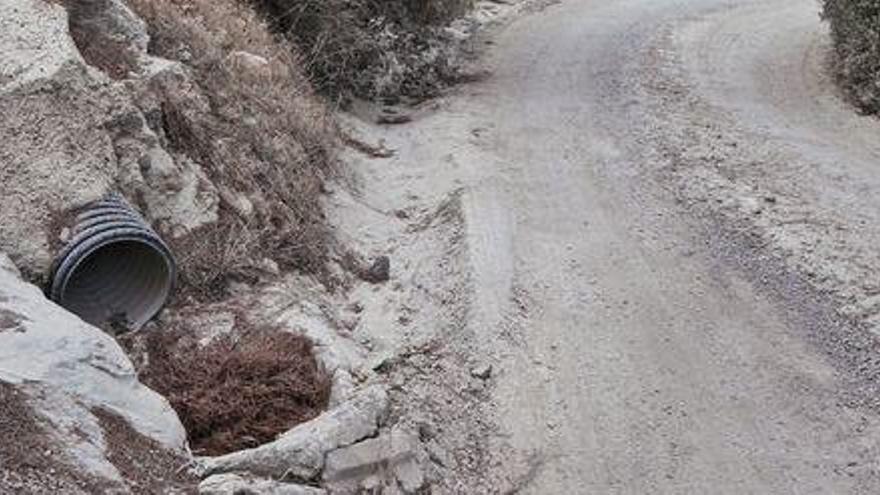 Canalización situada casi a la entrada de la cantera que desemboca junto al torrente de sa Font.