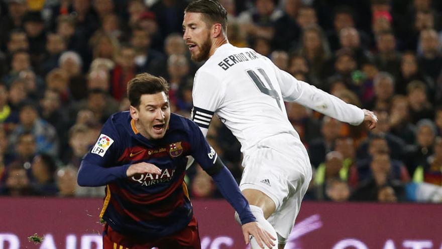 Messi, en una acció amb Sergio Ramos, l&#039;any passat.