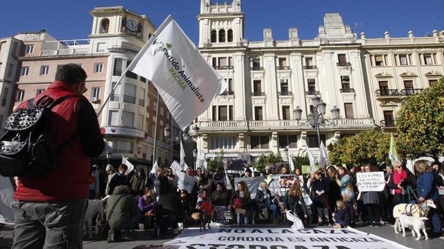 Los colectivos animalistas se manifiestan contra la caza