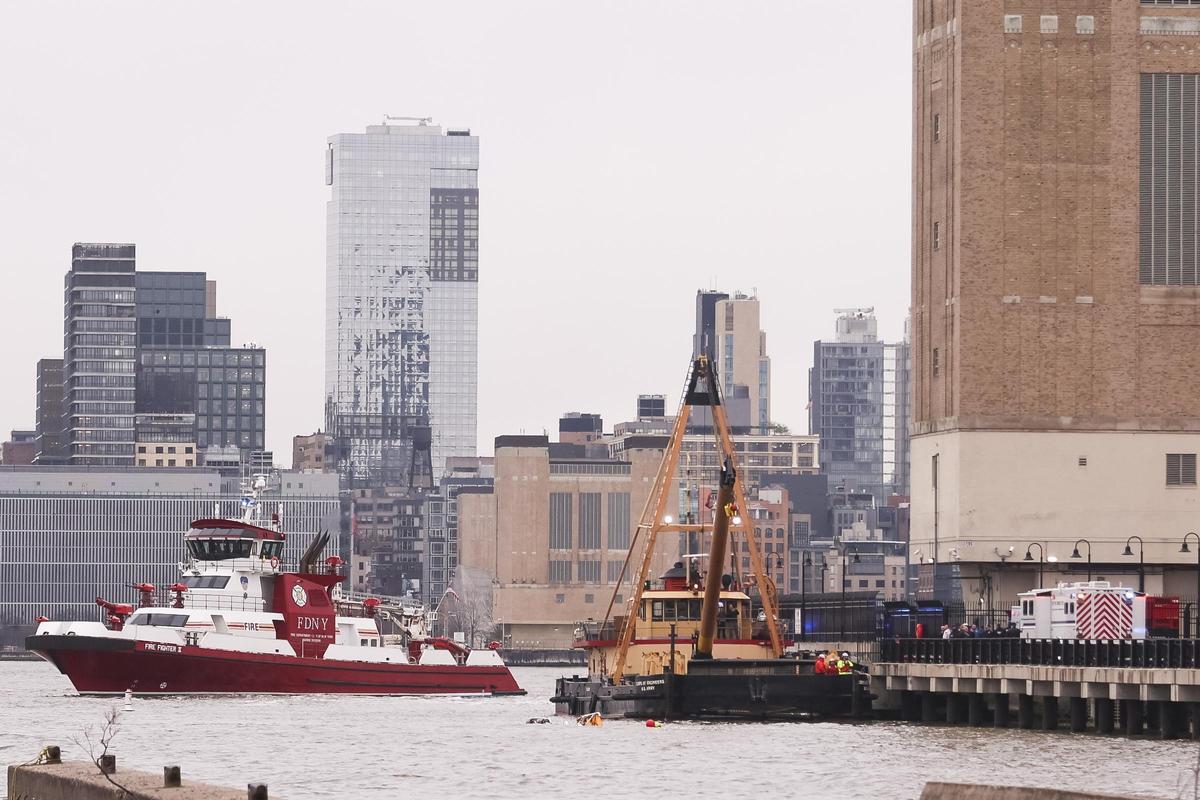 Cinco españoles muertos al caer helicóptero en río Hudson de Nueva York, según el alcalde