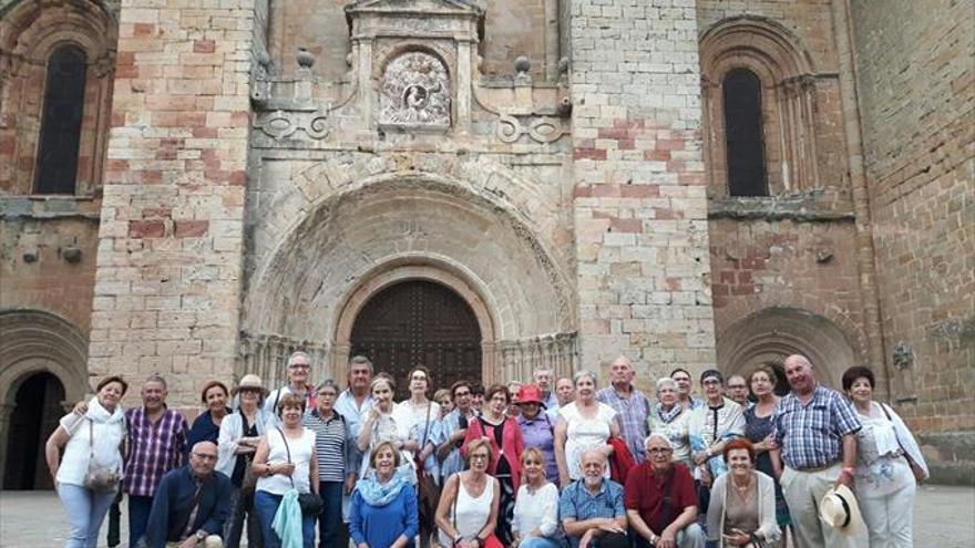 Viaje del club de lectura de La Almunia a la Alcarria