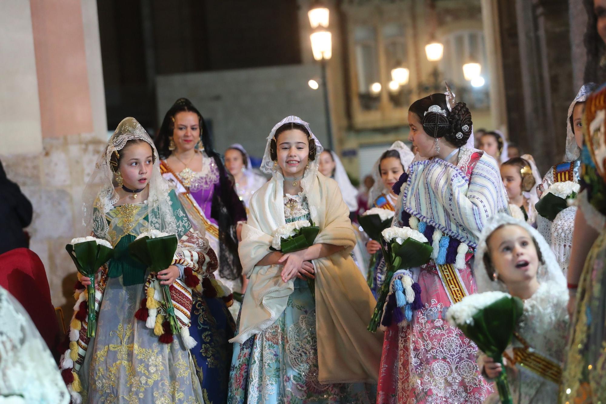 Búscate en el primer día de ofrenda por la calle de la Paz (entre las 20:00 a las 21:00 horas)