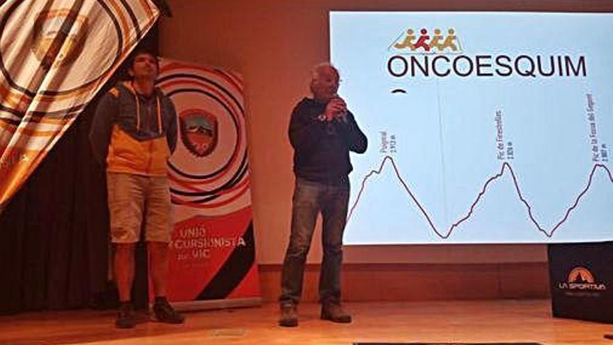 Lluís Comet presentant la primera edició de l&#039;Oncoesquimo.