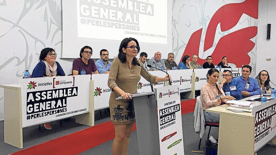 Iniciativa aprueba ir a las generales con Podemos