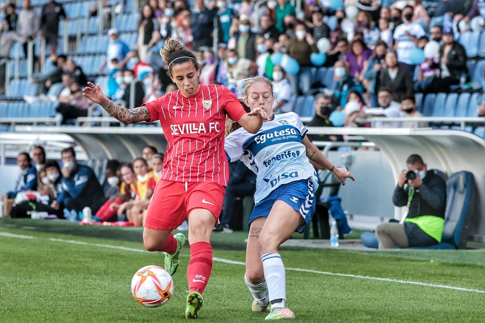 Partido futbol UDG Tenerife-Sevilla de Primera Iberdrola liga femenina