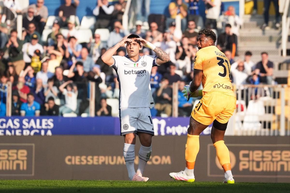 Lautaro Martínez se lamenta de una ocasión perdida en el partido frente al Parma el sábado.