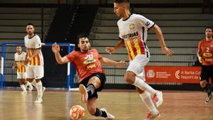 Un momento del partido entre el Industrias Santa Coloma y el Aspil-Jumpers Ribera Navarra.