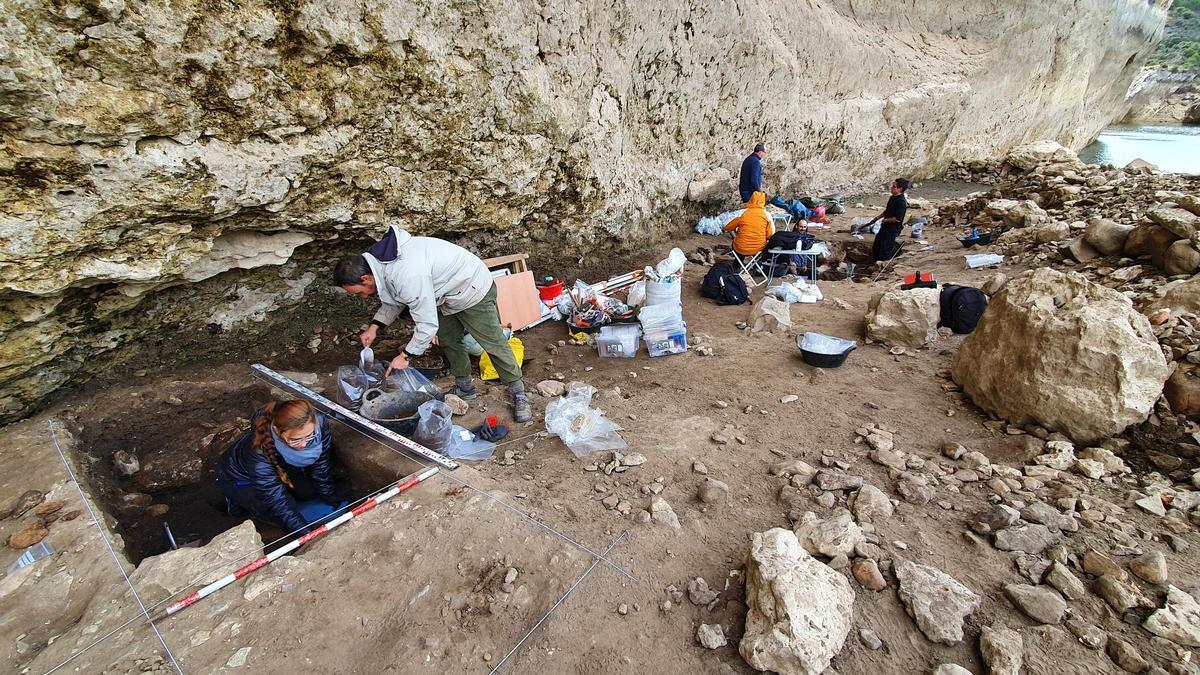 Foto de los trabajos de excavación en el yacimiento de Peña Capón.