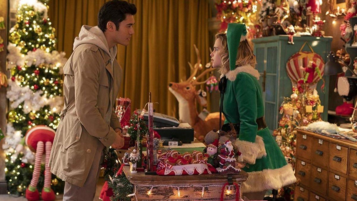 Henry Golding y Emilia Clarke, en un fotograma de 'Last Christmas'