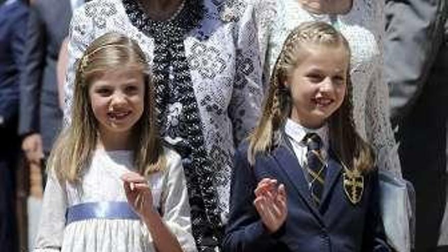 Leonor con su hermana Sofía.