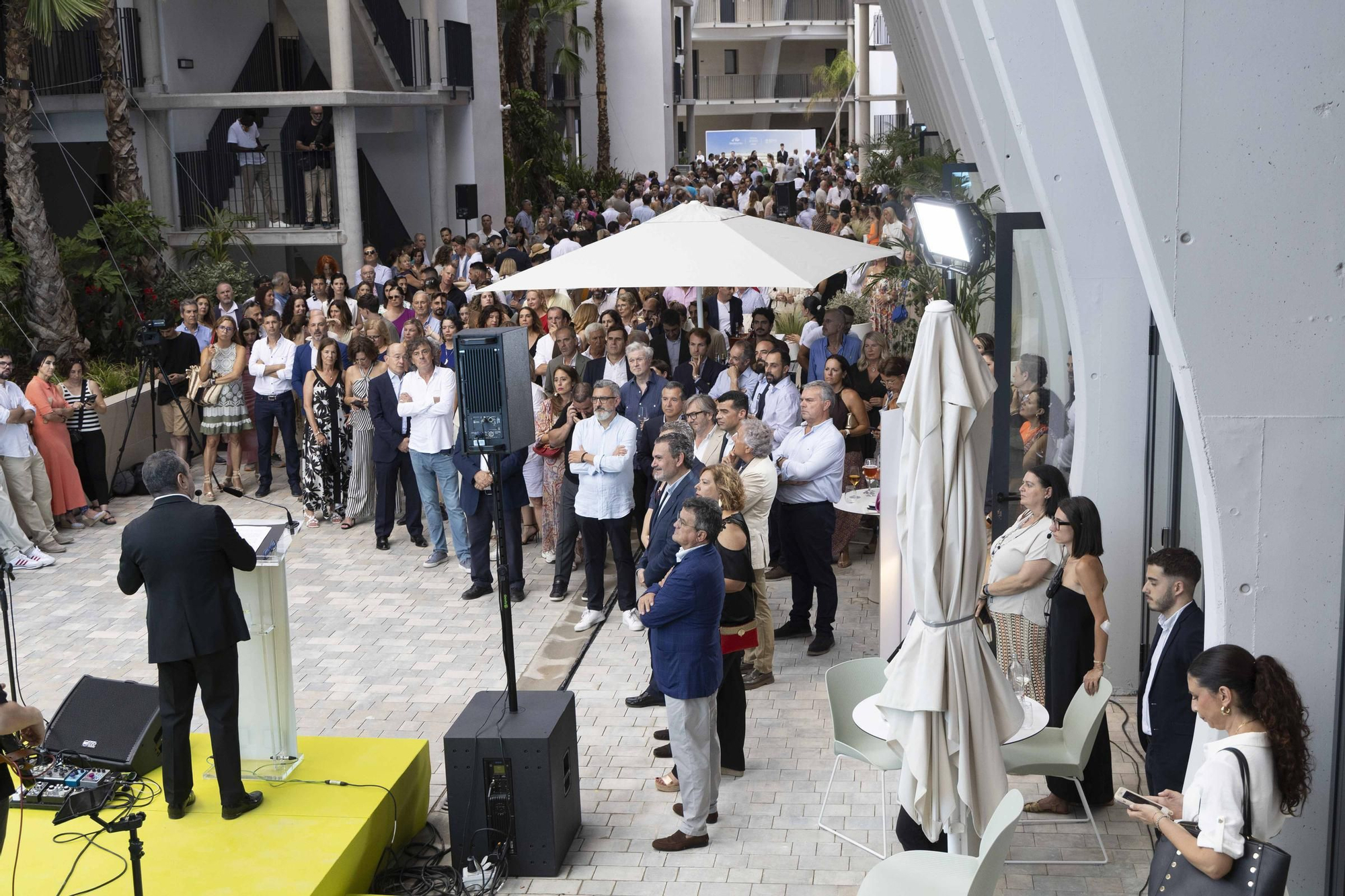 Espectacular inauguración de Delfin Natura en El Albir