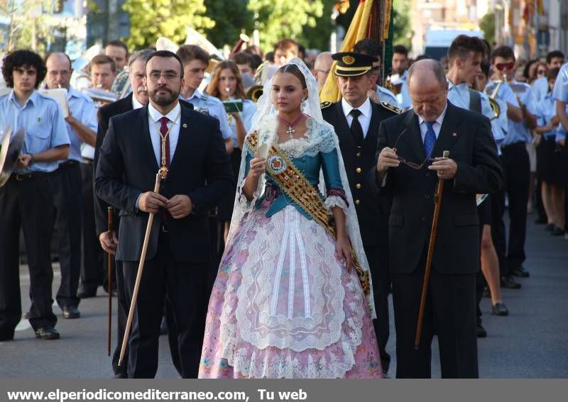 GALERÍA DE FOTOS -- Vila-real se vuelca en la procesión a la ermita