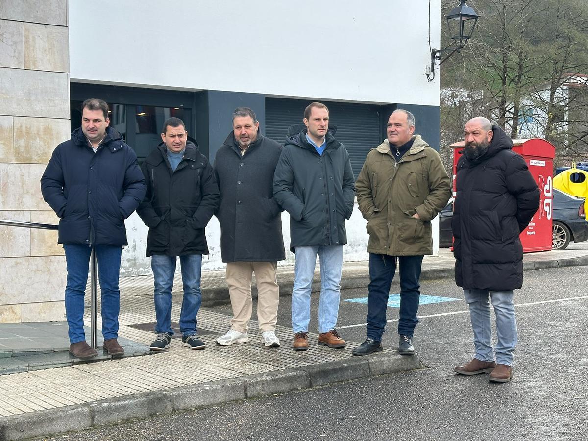 Por la izquierda, Sergio Hidalgo, Bernardino Rodríguez, Manuel Ángel García, Adrián Pumares, Agustín Fuentes y Alberto Fernández.