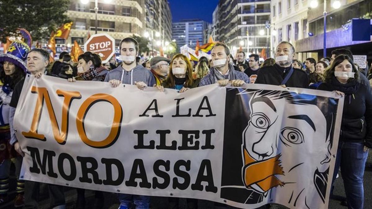 Manifestación en contra de la 'ley mordaza' en Valencia.