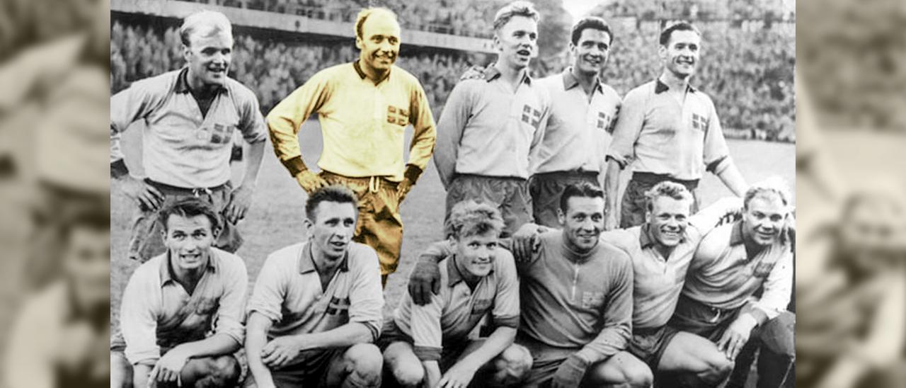 Gren, segundo por la izquierda de la fila de arriba, antes de la final de 1958.