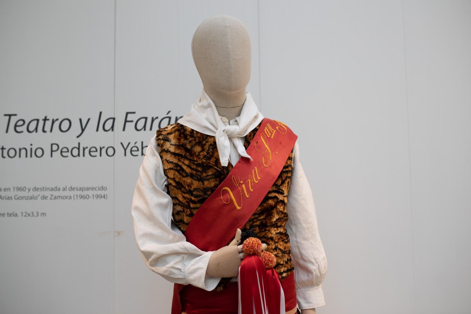 GALERÍA | Festival multimedia de indumentaria tradicional "Con Grande Halago"