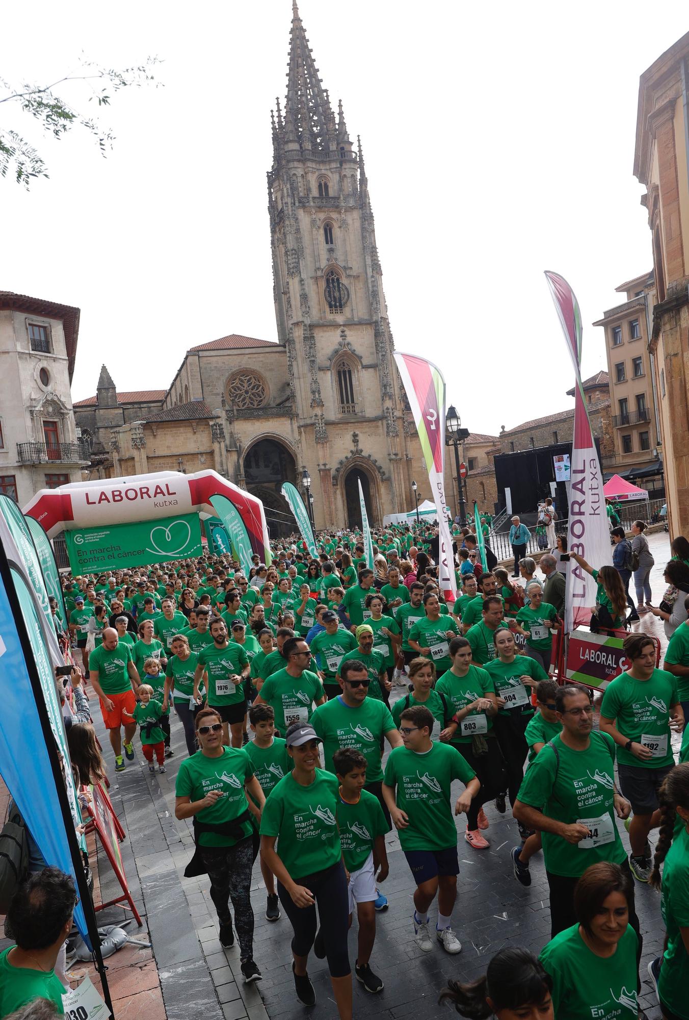 EN IMÁGENES: Asturias se echa a la calle para correr contra el cáncer