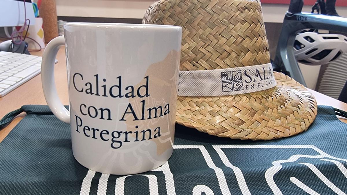 Los nuevos artículos de merchandising de la marca de calidad turística de Salas, en imágenes Los nuevos artículos de merchandising de la marca de calidad turística de Salas, en imágenes