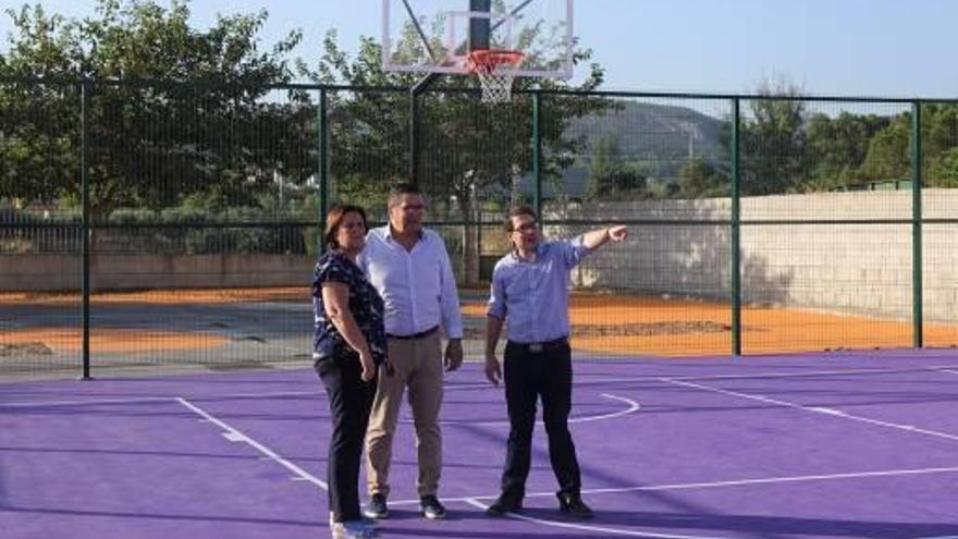 Finalizan las obras en las zonas deportivas  en Pere IV y Sant Rafel