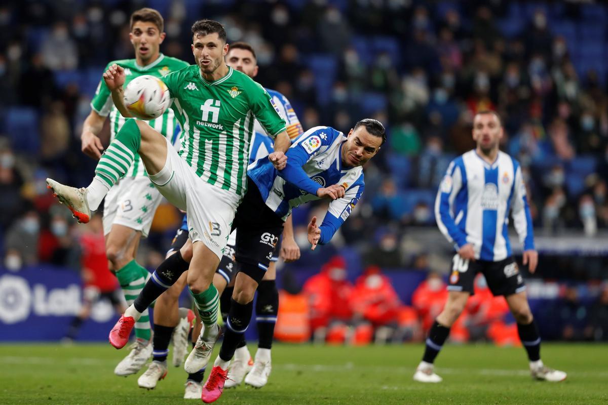 Un Espanyol efímer viu una altra nit funesta davant un Betis letal