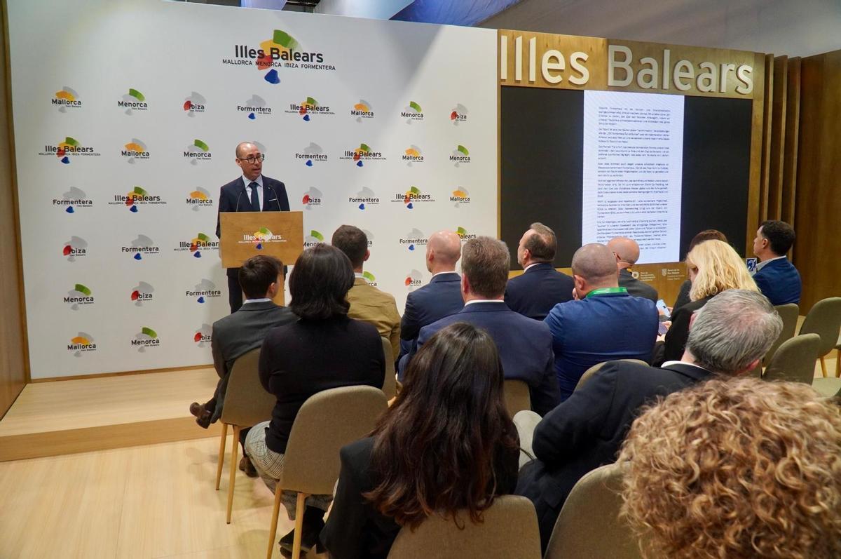 Óscar Portas durante su presentación