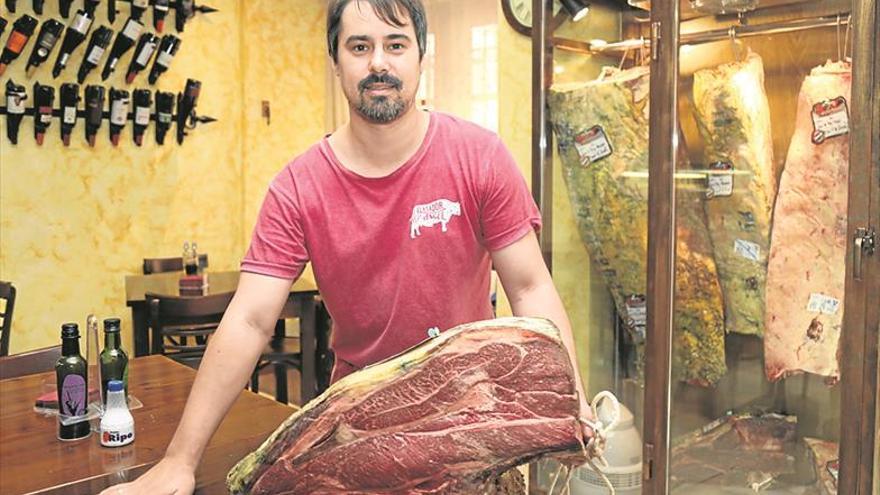 Auténtico buey madurado, un placer único en El Asador de Ángel