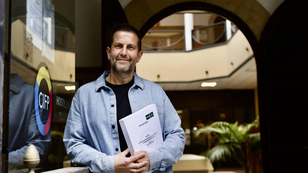 Roberto Suárez Malagón, en la Escuela de Hostelería, con su tesis.