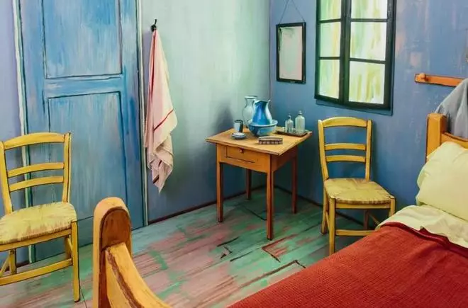 Una habitación convertida en un cuadro de Van Gogh