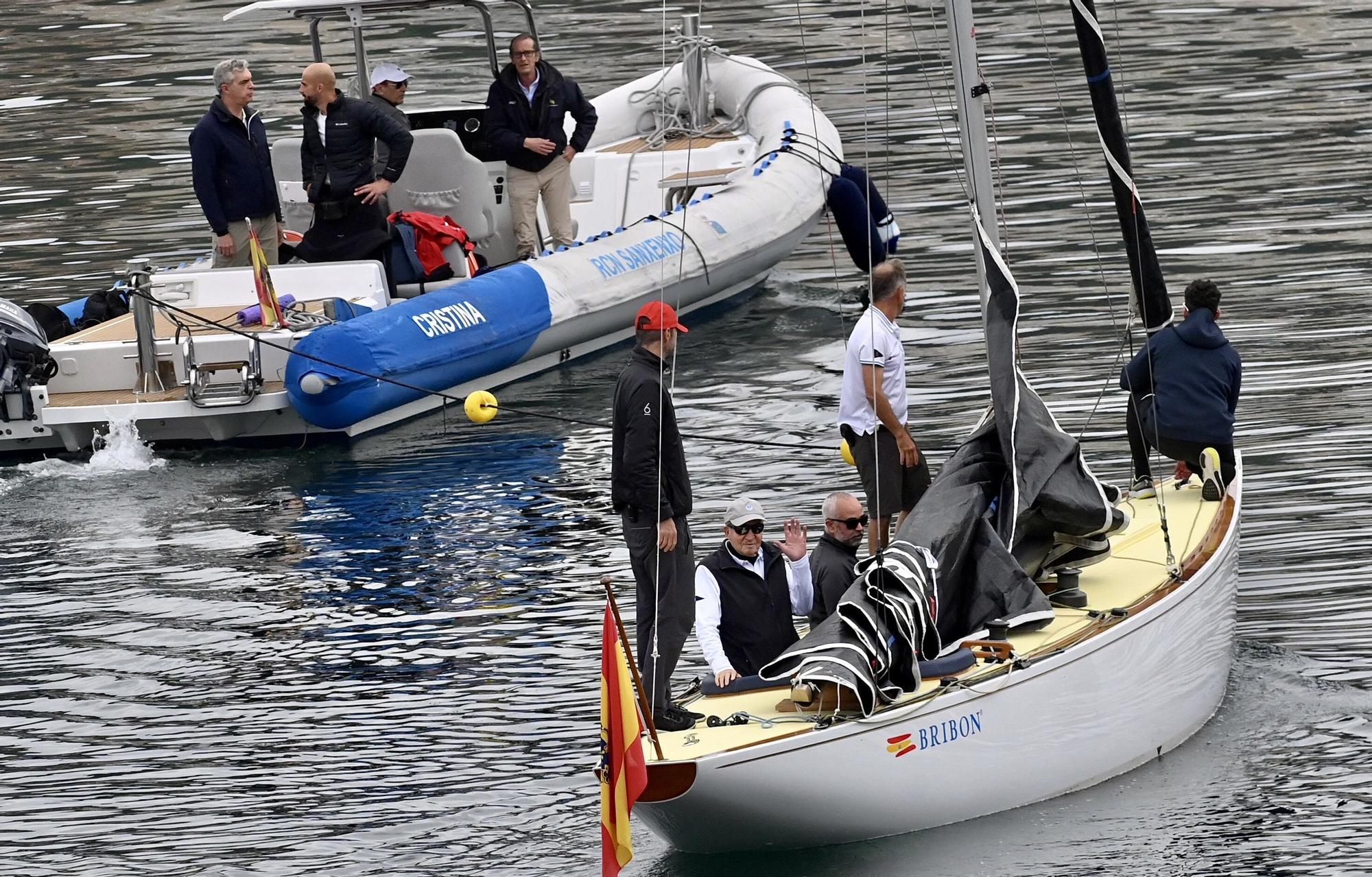 El rey emérito, Juan Carlos I, ya navega por aguas de Sanxenxo