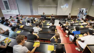 La paradoja universitaria: nunca hubo tantos doctorados… ni tan pocas salidas reales