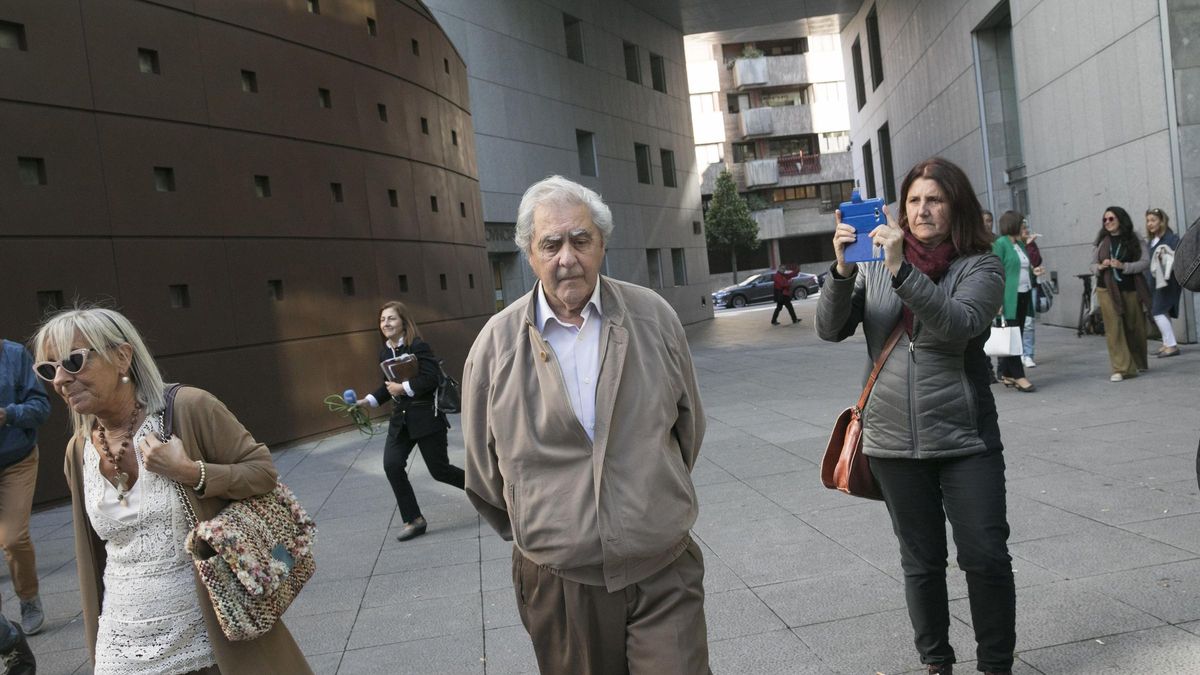 Riopedre, a la salida del juzgado antes de ingresar en la cárcel.