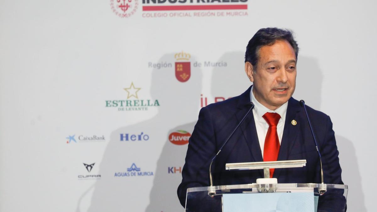 Marcos Mateos, decano del Colegio Oficial de Ingenieros Industriales de la Región.