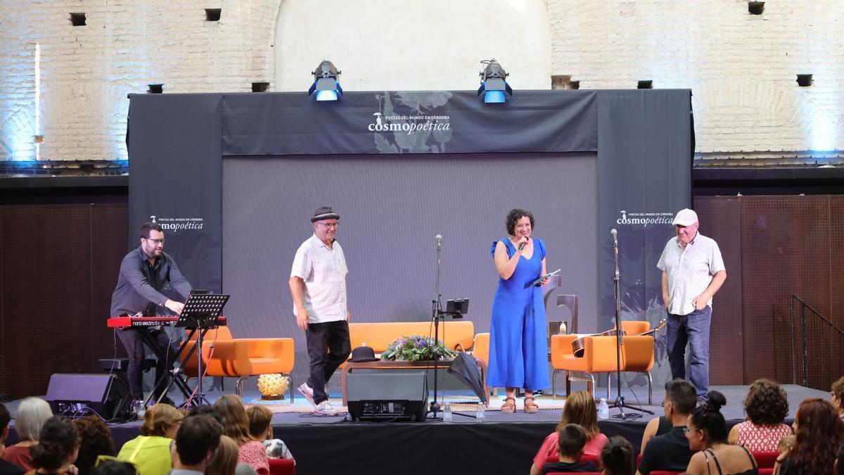Recital poética dentro del espacio de ‘Cosmopeque’ en la pasada edición de Cosmopoética.