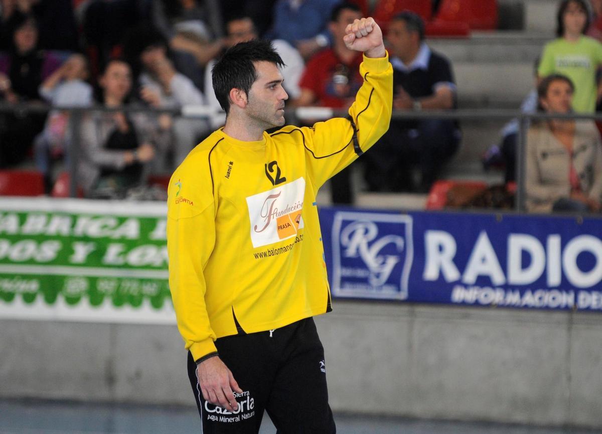 De Hita festeja una parada en 2010 con el Prasa Pozoblanco.