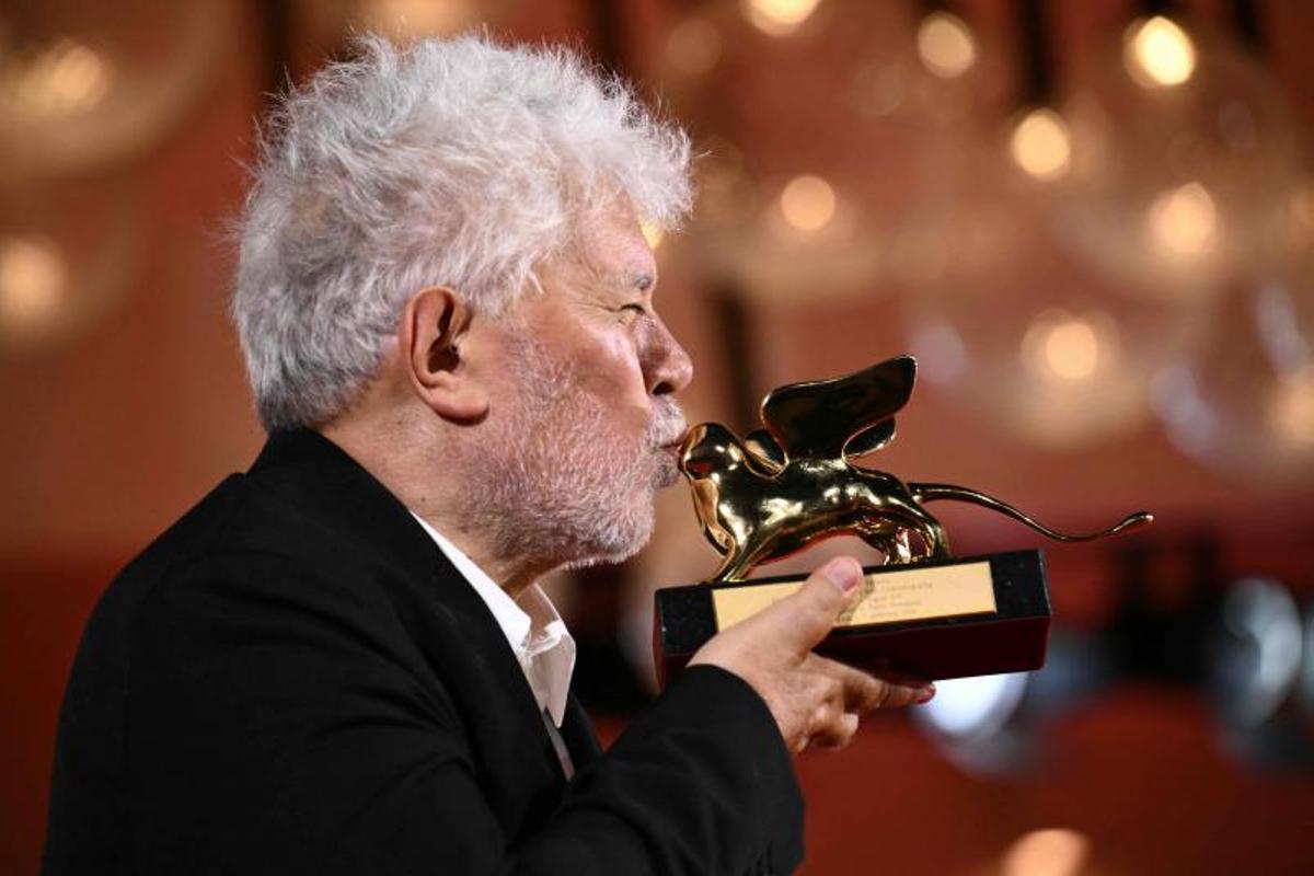 Pedro Almodóvar gana el León de Oro en Venecia