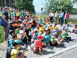 Andaina solidaria por el medio ambiente en las Salinas de Vilaboa